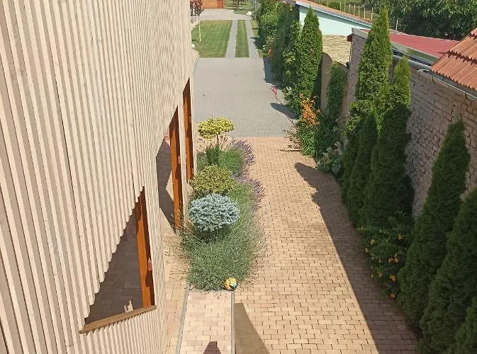 Venkovský Dvůr Penzion Hlohovec